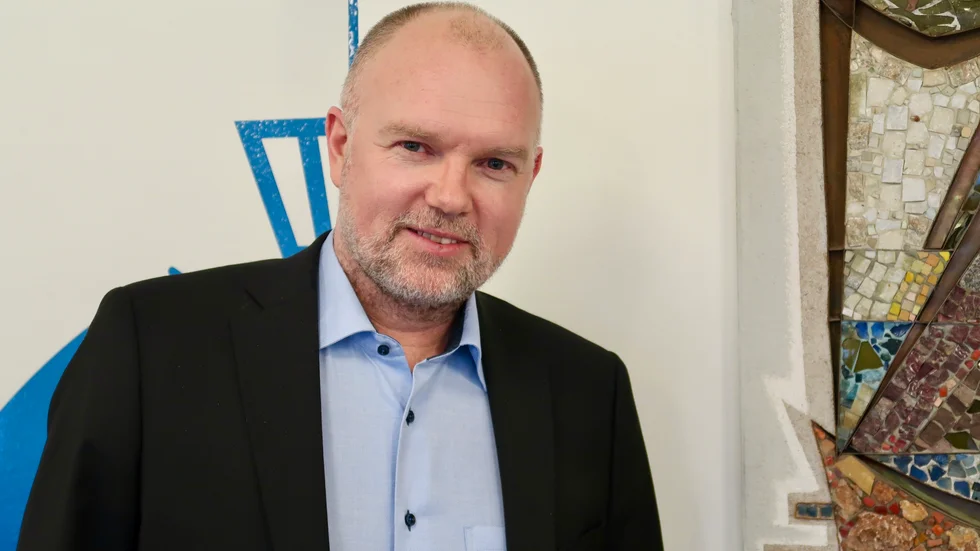 Ulf Kullin, näringslivschef på Västerviks kommun, har initierat att kommunen ska sköta mer näringslivsfrämjande arbete. Ett kommunalt helhetsperspektiv och "högre förväntningar från näringslivsföreträdare" är två av orsakerna.
