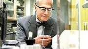 - Tanken är att vilket välutrustat laboratorium som helst utan extra kostnader ska kunna börja använda den nya metoden. Om den används i större skala kan fler fuskande idrottare upptäckas, säger Leif Wide.