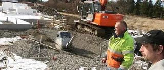 Grunden läggs till nya ambulansstationen