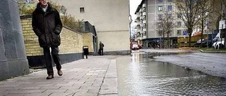 Läcka vattenfyllde källare