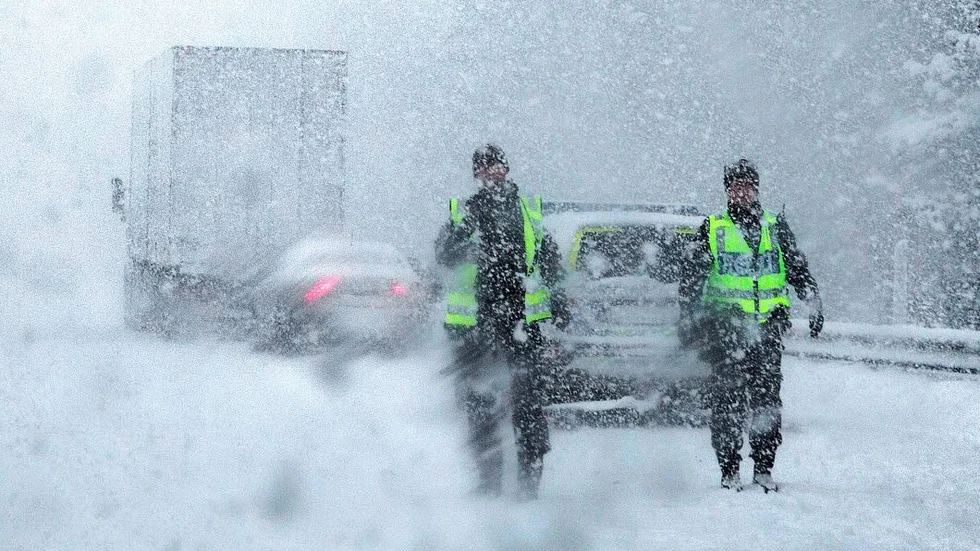 Det hårda vädret i fjällvärlden gör det oerhört tufft att ta sig fram efter E10 mellan Katterjåkk och Riksgränsen. Just nu är kolonnkörning utfärdad. Bilden är tagen vid ett annat tillfälle.