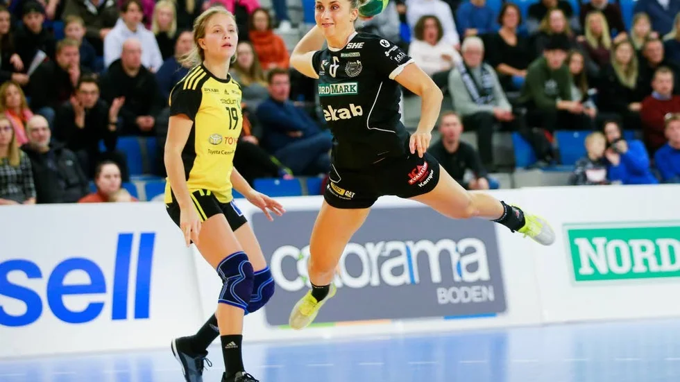 Boden Handbolls Emmy Nordmark tog en plats i All-star team och månadens lag i november.