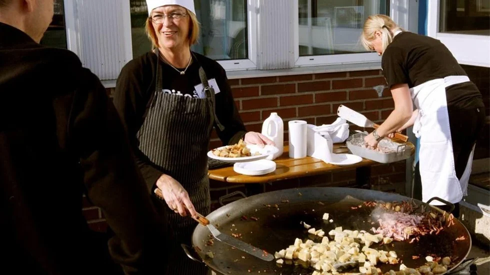 När klltur- och fritidschefen Mona Lundström serverar wokad palt på kommunens inflyttningsfest för nya Pitebor är det ett av alla arrangemang som torde räknas in under kommunens representationskonto.