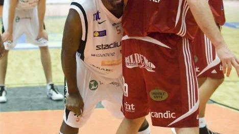 Fred Drains gjorde 13 poäng mot Uppsala, men det hjälpte inte. Uppsala vann med 94–69.Foto: Jan Forsby/arkiv