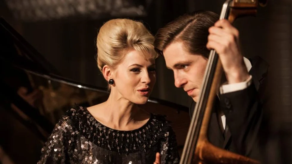 Edda Magnason och Sverrir Gudnason spelar Monica Zetterlund och Sture Åkerberg i "Monica Z". 
Foto: Jonath Mathew/SF film