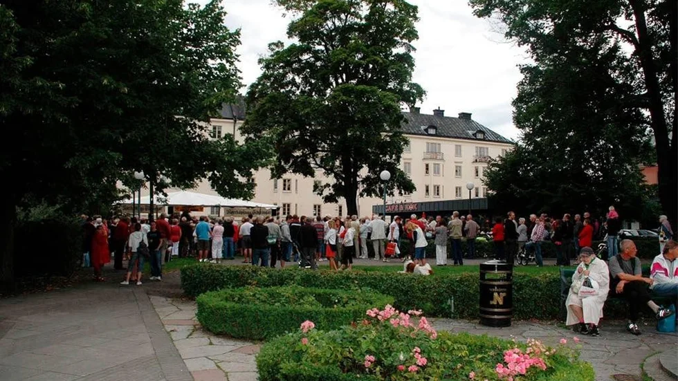 Den här lummiga parken har ersatts av en stenöken för 18 miljoner kronor, skriver Sven-Åke Molund.