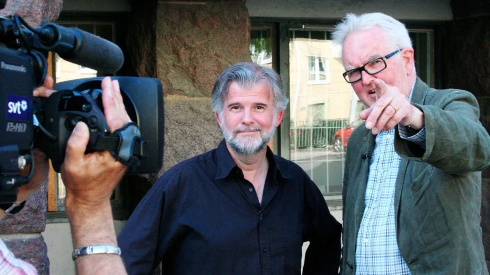 Arkitekthistorikern Martin Rörby och programledaren Christoffer Barnekow besöker just nu Norrköping för att spela in ett tv-program om S:t Olofsskolan.