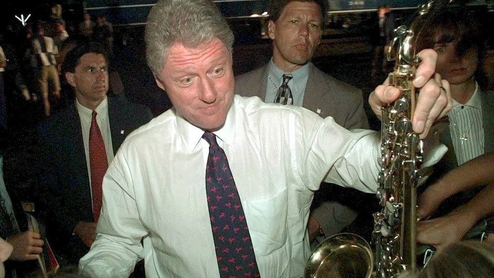 Mitt i vimlet. Bill Clinton gjorde upp med den förödande identitetspolitiken i sitt parti. Det finns ingen anledning att upprepa Demokraternas misstag.