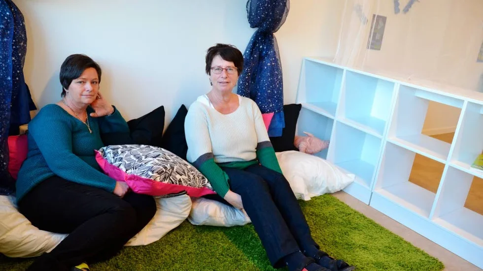 Tillbaka igen. Förskolläraren Ann Karlsson och barnsköterskan Elvira Steinscherer är tillbaka på Hårstorps förskola igen, efter branden för ett halvår sedan.