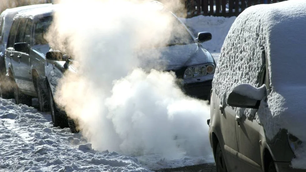 Miljöbrott. Mannen stod still med motorn igång i flera timmar.