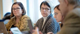Avvaktar nya läroplanen