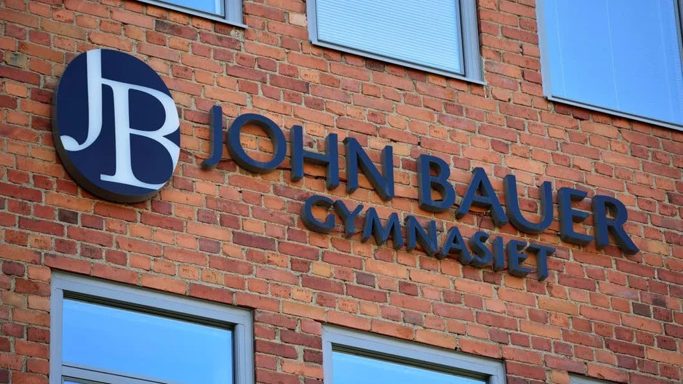 I juni 2013 gick JB Education, som drev ett 30-tal skolor, i konkurs. Ägarna blev miljonärer, eleverna allt sämre när vinstjakten drevs på.