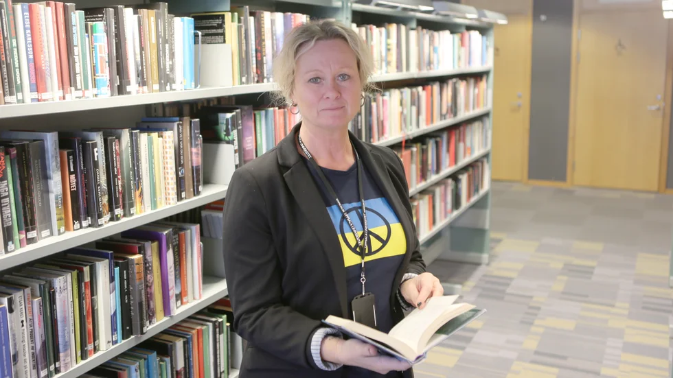 Maria Wennström läser inte så många ”vanliga” böcker numera, hon har gått över till digitala böcker. Hon gillar deckare.