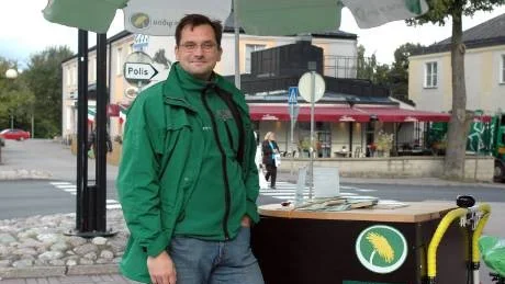 Martin Nyberg tror att barn får en bättre grundutbildning om de vistas mer tid i förskolan.Foto: Lillemor Molin