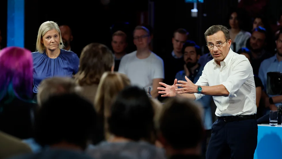Statsminister Magdalena Andersson (S) och Moderaternas partiledare Ulf Kristersson (M) under "Statsministermötet" i SVT.
