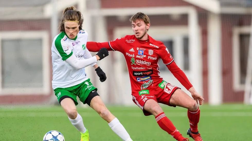 KVITTERADE. Anton Rosengren kvitterade i slutminuterna när Piteå spelade oavgjort mot Gällivare/Malmberget. (arkivbild)