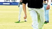 Göran Persson var suverän som straffläggare på parken igår. Om de borgerliga på riksnivå hade gjort som i Norrköping och formerat valkoalition, så hade det nog också blivit riktig match i valrörelsen.
FOTO: ROBERT SVENSSON