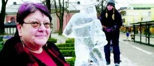 Isskulpturen i Hörsalsparken klar