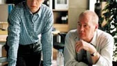 Martin Beck (Peter Haber) tar hjälp av sin nya poliskommissarie Alice Levander (Malin Birgerson).
FOTO: COLUMBIA TRISTAR