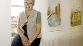 Birgitta Olson visar bland annat se serie från industrilandskapet i Norrköping.
FOTO: TITTI OLOVSSON