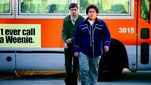 Blivande superstjärna. Michael Cera (till vänster om Jonah Hill) kan inte lämna många tonårshjärtan oberörda i "Supersugen". Foto: Sony
