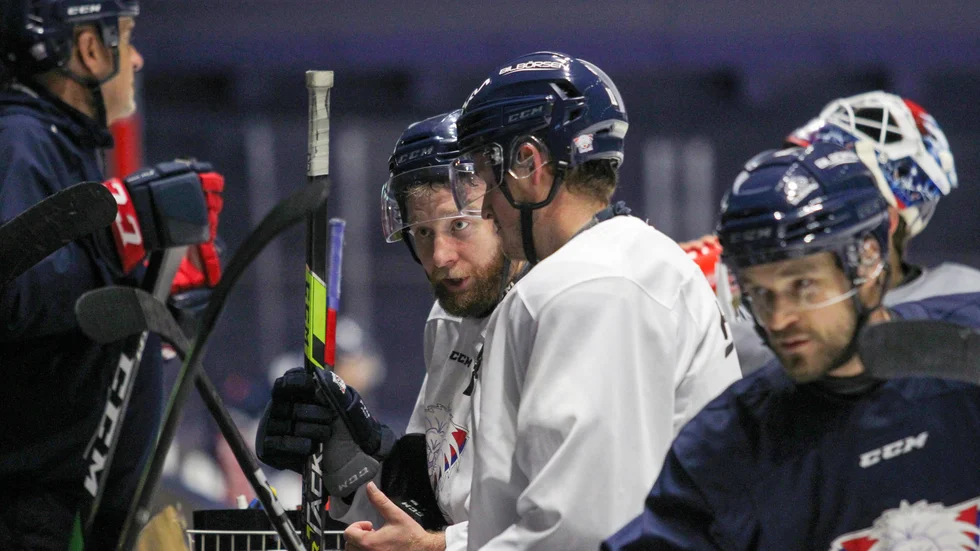 Power play-surr på LHC-träningen.