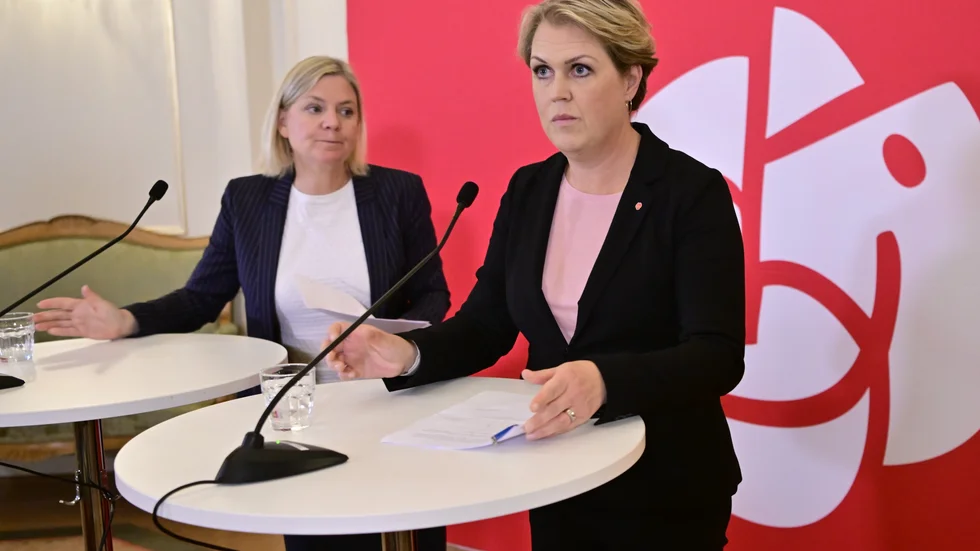 Nya tider för Socialdemokraterna. Den nya gruppledaren för S i riksdagen Lena Hallengren och partiledaren Magdalena Andersson håller numera pressträffar i partilokalen istället för på Rosenbad. 