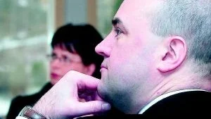 Företrädare för Socsam-projektet informerade. Fredrik Reinfeldt lyssnade. I bakgrunden Solweig Stjernvall, Finspångsmoderat på väg till Skåne.