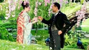 Klyschorna duggar som körsbärsblad i "En geishas memoarer" med Zhang Ziyi och Ken Watanabe.           Foto: Sony