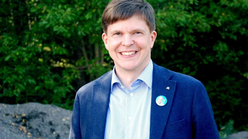 Vill utreda utbildningsplikt. Andreas Norlén (M) vill att regeringen snabbt kommer fram till konkreta åtgärder.