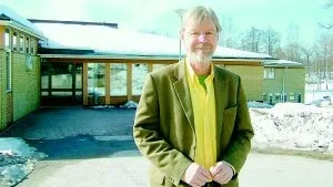 Rektor Hans Hansson på Ankarsrums skola ser många fördelar med att jobba på en skola på landet. - Närheten är viktig och finns här  för alla i skolenheten från förskola till högstadiet.