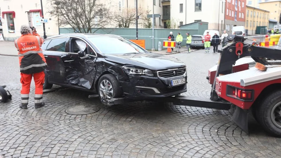 Stulna bilen. De misstänkta för rånförsöket prejades av polisen som lyckades få stopp på dem.