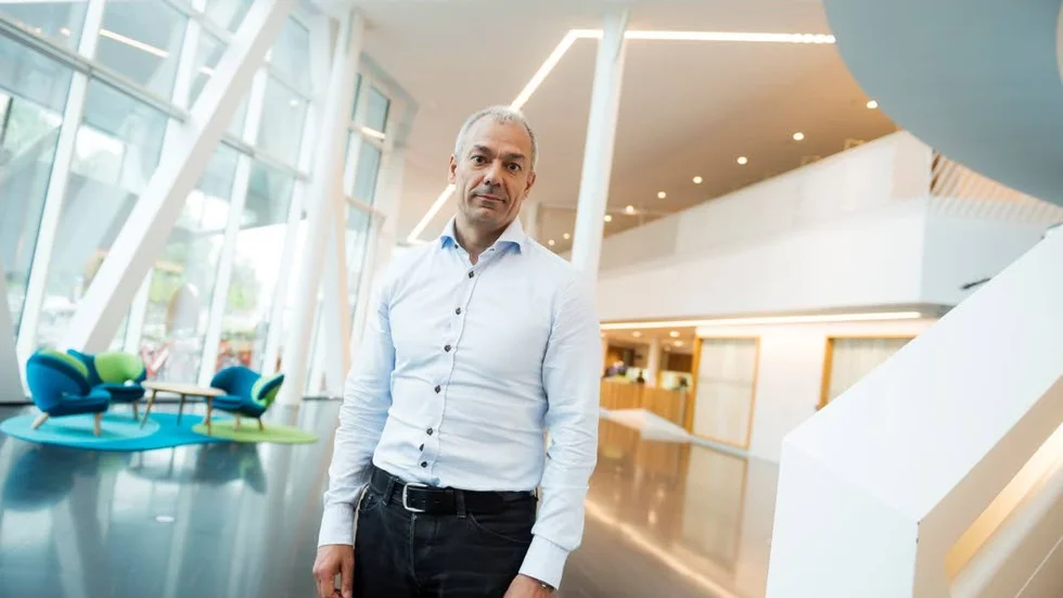 Arturo Arques, privatekonom.