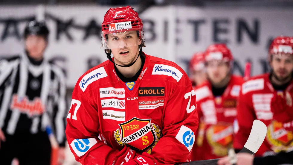 Viktor Hertzberg lämnar skadelistan och spelar när Almtuna möter Modo på bortaplan.