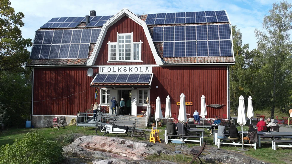 På torsdag startar en ny konstutställning på Lofta Caffè.