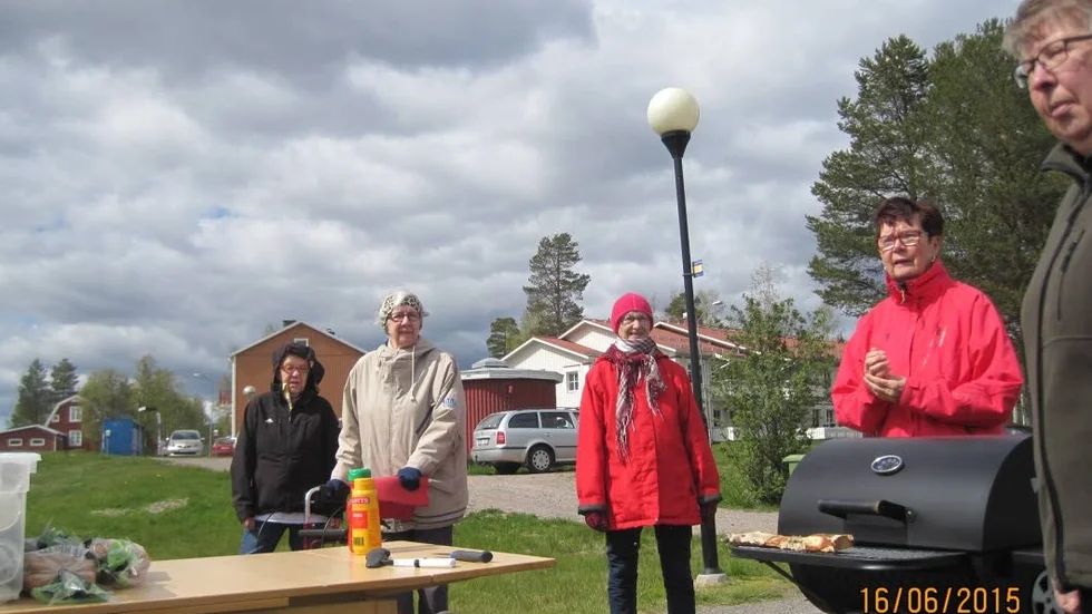 I väntan på den grillade korven.