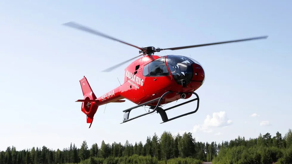 Kallaxflyg förfogar över tio helikoptrar som sysslar med allt från skogsgödsling till att samla renar. Med köpet av Westhelicopter följer sex helikoptrar och sju anställda.