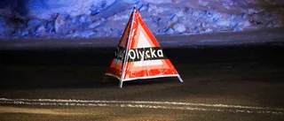 Lastbil med släp blockerade vägen i Vitberget