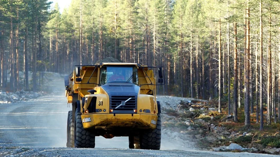 Länsstyrelsens yttrande kring en eventuell gruva i Laver väntas snart ligga på Bergsstatens bord. Då kan arbetet fortsätta.
