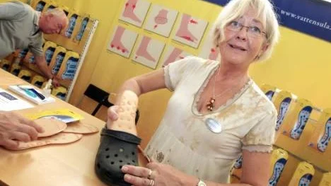 Jette Andersson säljer sulor som gör att du kan gå på vatten.