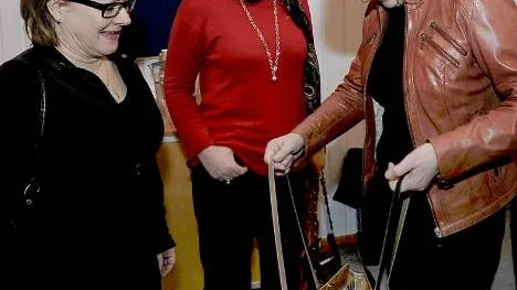 Inga hemliga namn i väskan? Berit Andnor är ordförande i den speciella valberedningen som ska leda arbetet med att hitta den nya partiledaren. På onsdagen fick hon veta vad de norrbottniska riksdagsledamöterna Maria Stenberg och Karin Åström tycker i frågan.