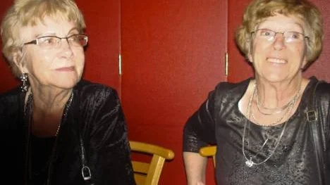 Rut Lundberg, 92 år, och Ingegerd Viksten, 81 år, besökte julfesten.