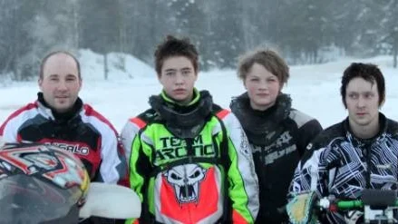 Roine Persson, Albin Lundqvist, Nisse Halvarsson och Patrik Håkansson är Arvidsjaurs MS hopp i lördagens snöskotercrosstävling i Arvidsjaur.