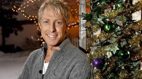 André Pops är SVT:s julvärd 2010. En hedersam uppgift, tycker han. "Det är ett viktigt uppdrag för julen är så viktig för så många människor".