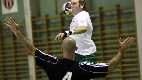 Simon Karlsson blev elvamålsskytt i Strömnäs GIF:s division 2-premiär borta mot Sundsvall. Strömnäs hade ledningen med 28-25, men fick nöja sig med 28-28. (Arkivbild)