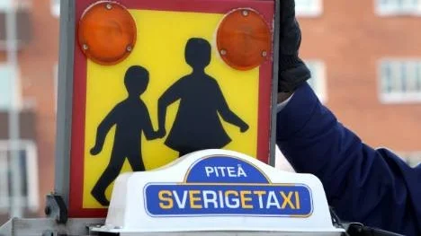 Försningar och annat strul har drabbat barn som åker skolskjuts med Pite Taxi, orsaken är ett nytt trafikledningssystem som företaget installerat och som inte klarade trycket. Buggningar i datasystemet  har bland annat gjort att bokningar helt försvunnit. (Arkivbild)