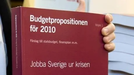 UTGIFTER UTMANAR. Fler jobb måste skapas för att kunna finansiera framtidens välfärd.