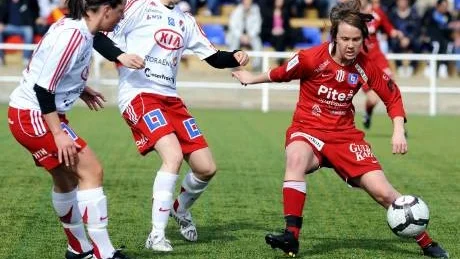 MÅLSKYTT. Erika Karlsson gjorde matchens enda mål när  Piteå tog tre poäng borta mot Kvarnsveden.
