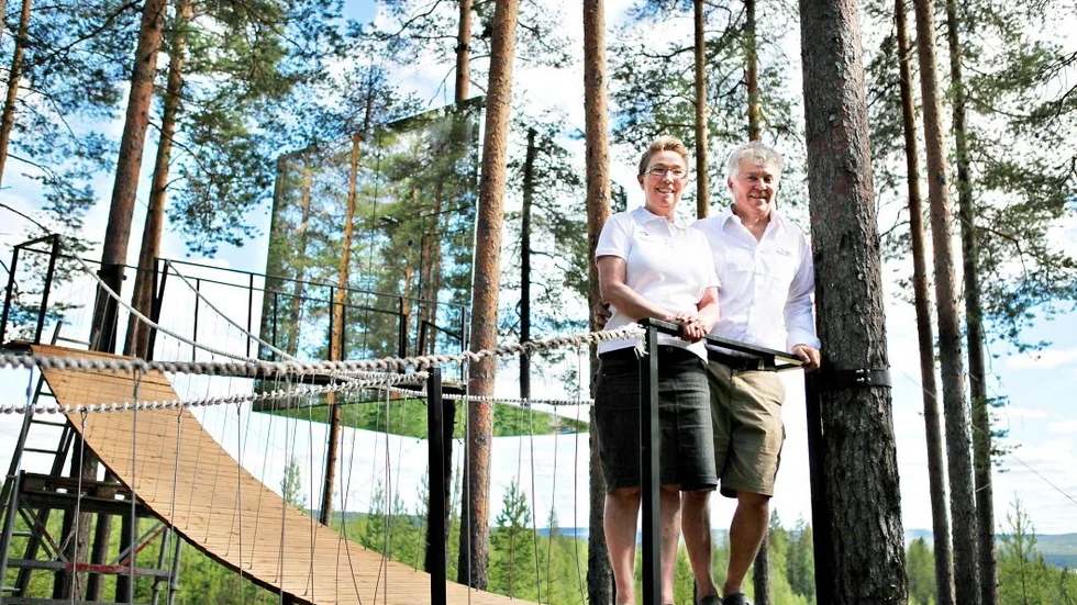 Kent Lindvall och Britta Jonsson Lindvall driver det välbesökta hotellet i Harads.
