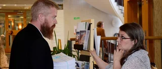 Över 8 000 namn för folkomröstning om skolan